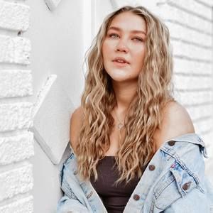 Meet your Posher, Carly